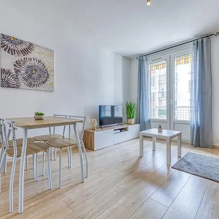 2 Chambres, Calme, Equipe, Commerces Au Pied Grenoble