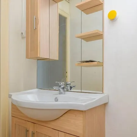 2 Chambres, Calme, Equipe, Commerces Au Pied