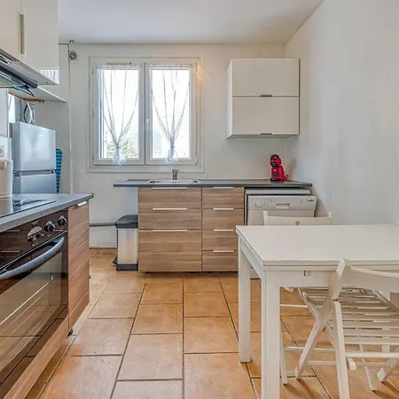 2 Chambres, Calme, Equipe, Commerces Au Pied Lägenhet *
