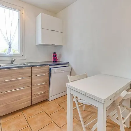 2 Chambres, Calme, Equipe, Commerces Au Pied Lägenhet