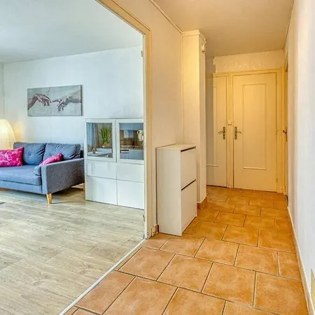 2 Chambres, Calme, Equipe, Commerces Au Pied Lägenhet