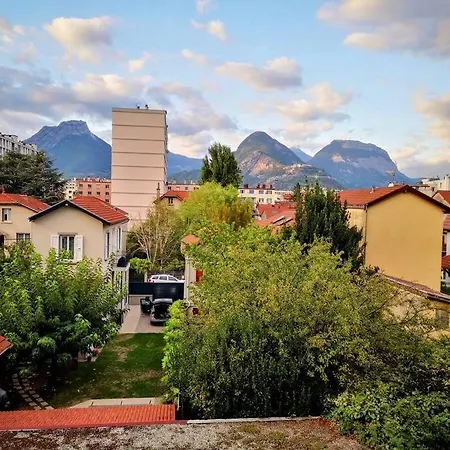 2 Chambres, Calme, Equipe, Commerces Au Pied Lägenhet