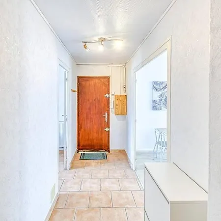 2 Chambres, Calme, Equipe, Commerces Au Pied Lägenhet